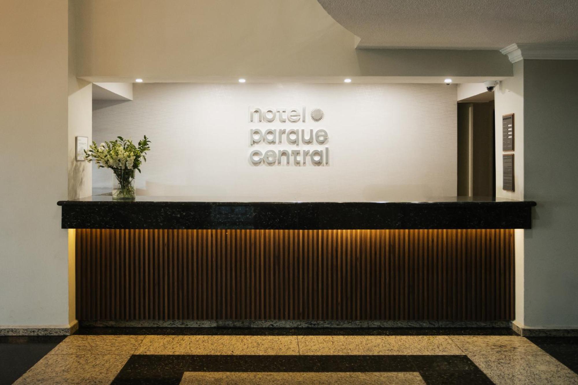 Hotel Parque Central モンテレー エクステリア 写真