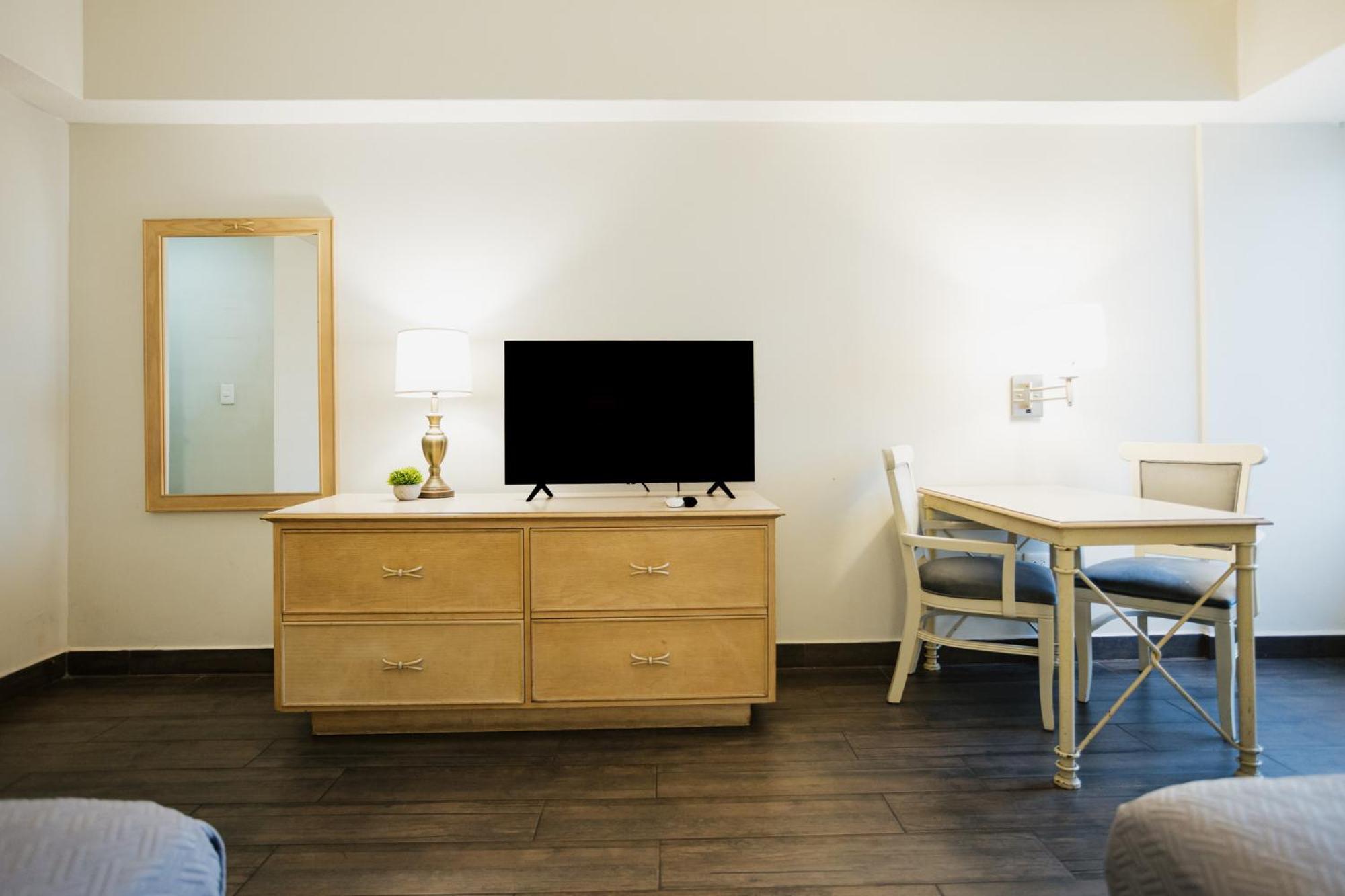 Hotel Parque Central モンテレー エクステリア 写真